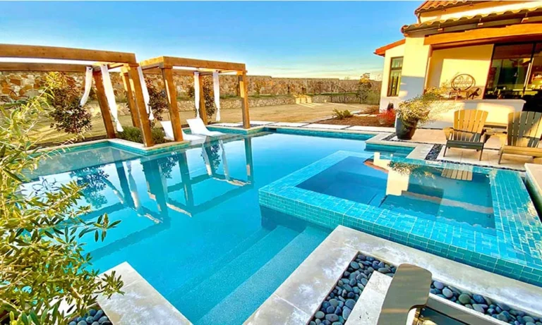 Investigating Glass Pool Tile Designs For A Customized Swimming Area